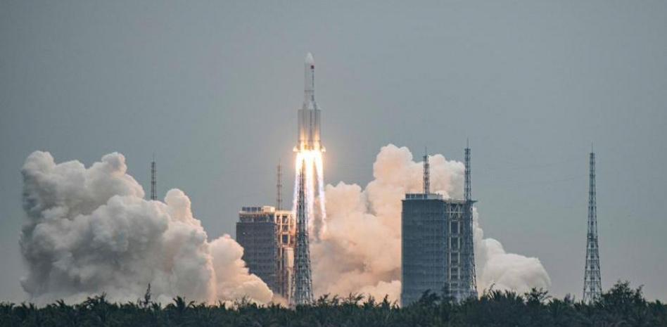 Cohete chino que regresa a la Tierra está fuera de control