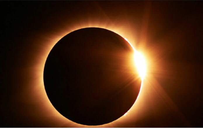 Eclipse solar ‘anillo de fuego’ iluminó el cielo