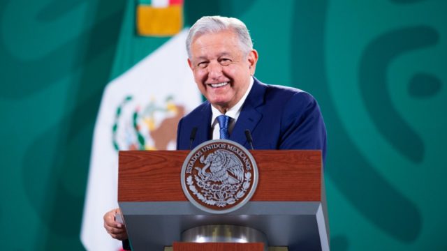 López Obrador celebra retorno a clases: «me tocó levantar a las 6 a mi hijo Jesús»