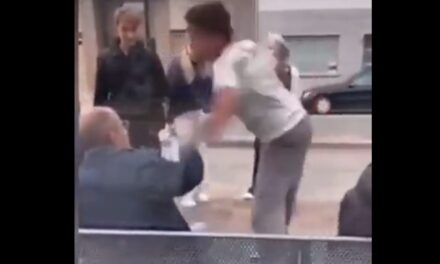 Agreden brutalmente a hombre en Brakel, Bélgica: Impactantes imágenes (VIDEO)