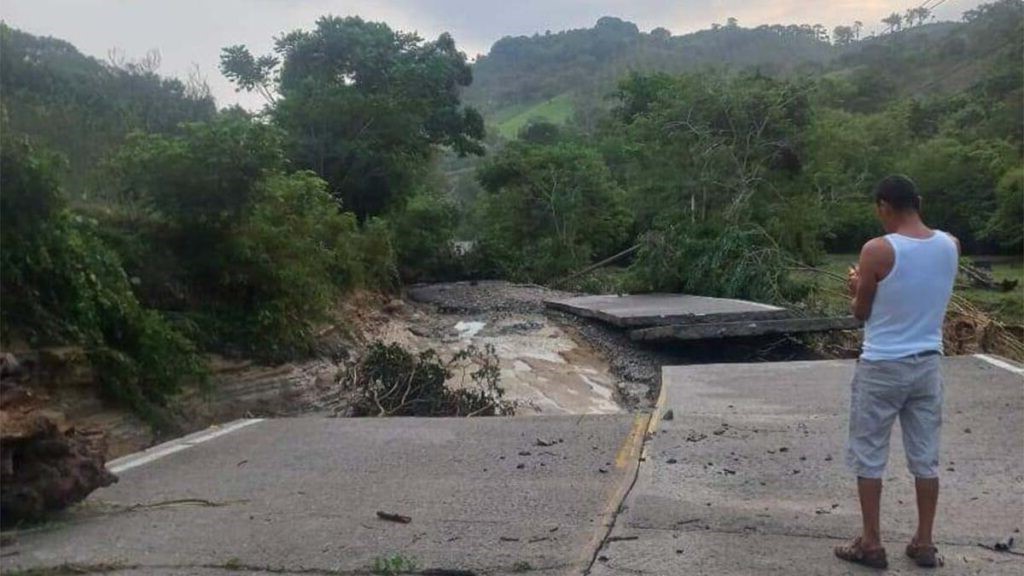 ¡Catástrofe en Venustiano Carranza! Desbordamiento arrasa con 250 hogares
